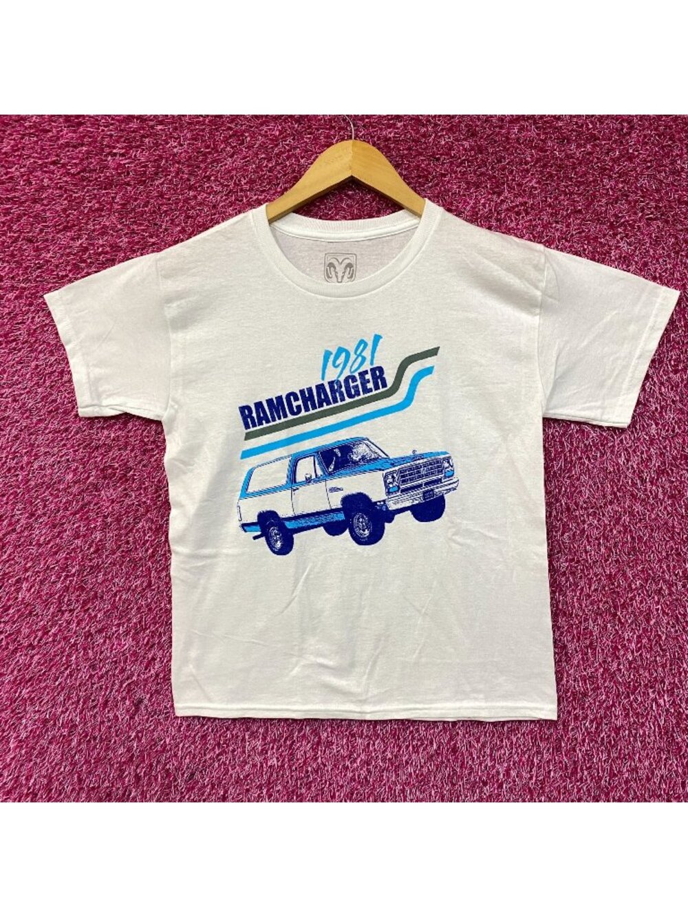 1981 Dodge Ramcharger SUV Graphic Design Croptop Medium